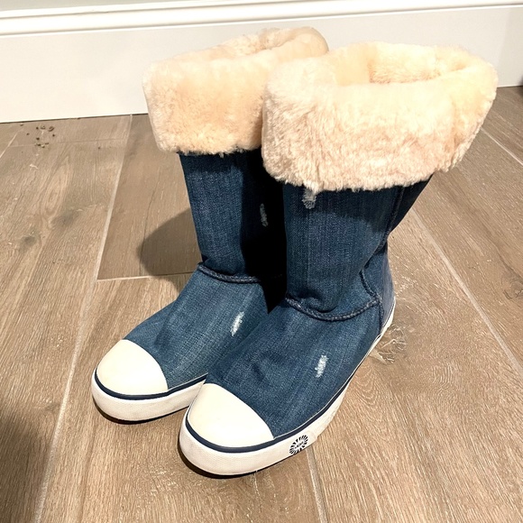 UGG Shoes - Rare jeans UGG boots